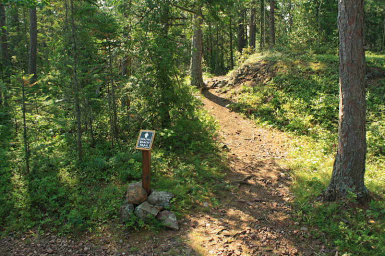 Hunter’s Point Hike – Copper Harbor Michigan – MyMichiganTrips.com