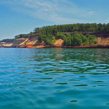 Grand Marais – Spray Falls Hike and Kayaking Pictured Rocks